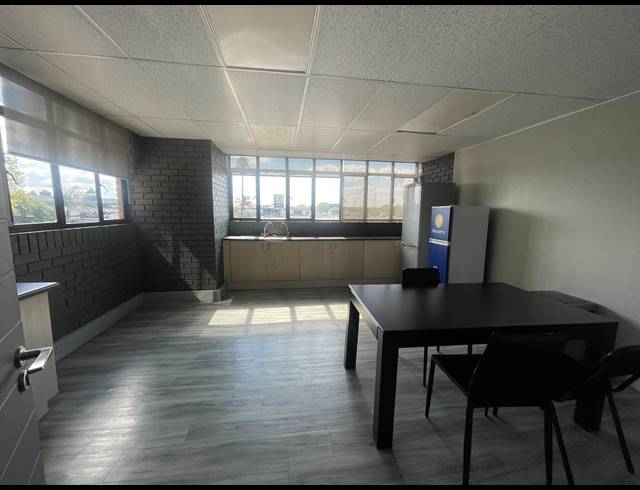 98M² OFFICE TO LET IN JANSENPARK